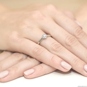 Pierścionek W0062 Diament 0,15ct Białe złoto 375