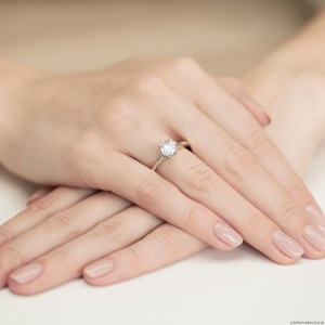 Pierścionek W0220B Diament 0,70ct Białe złoto 375