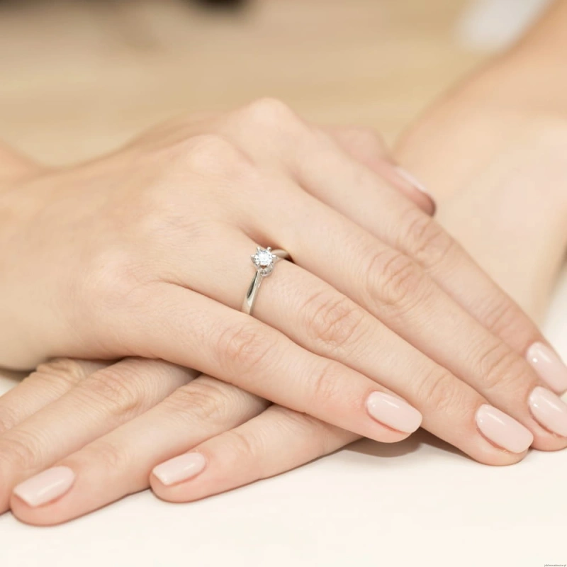 Pierścionek W0234 Diament 0,30ct Białe złoto 375