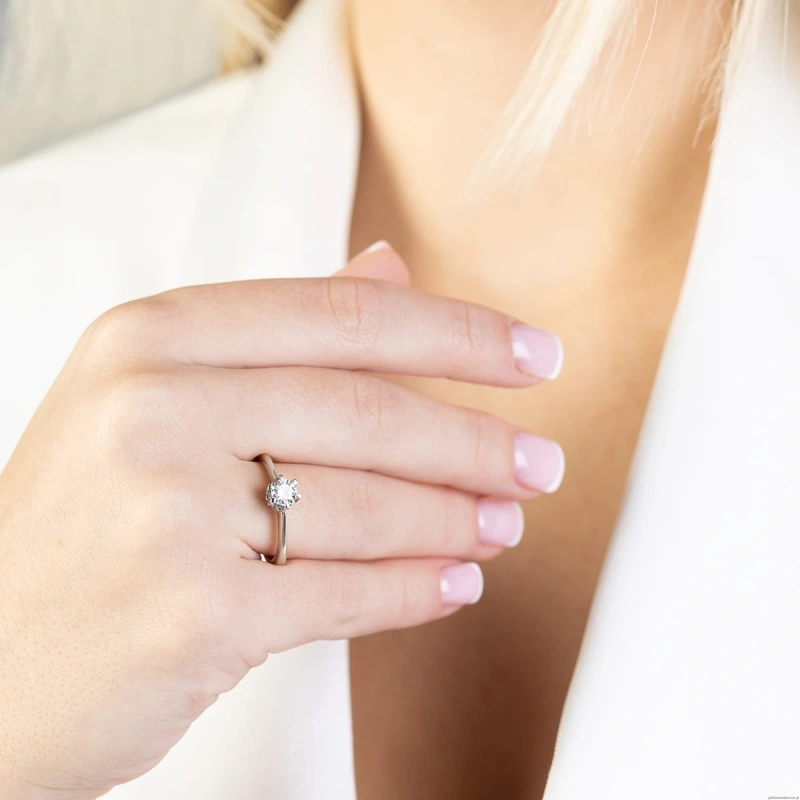 Pierścionek W0267 Diament 0,30ct Białe złoto 375