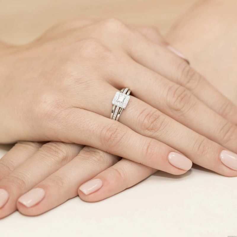Pierścionek W0271 Diament 0,15ct Białe złoto 375