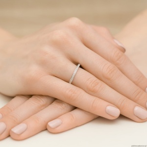 Pierścionek W0306 z diamentami białe złoto 375