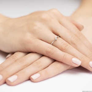 Pierścionek W0332 Diament 0,09ct białe złoto 375