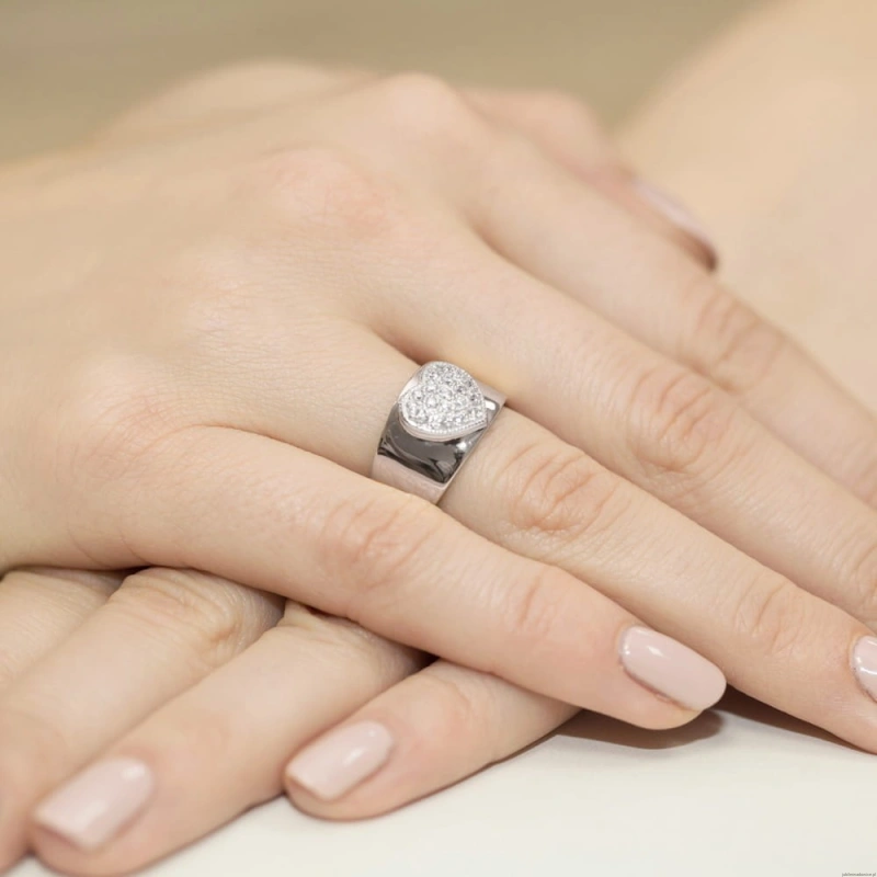 Pierścionek W0352 z diamentami białe złoto 375