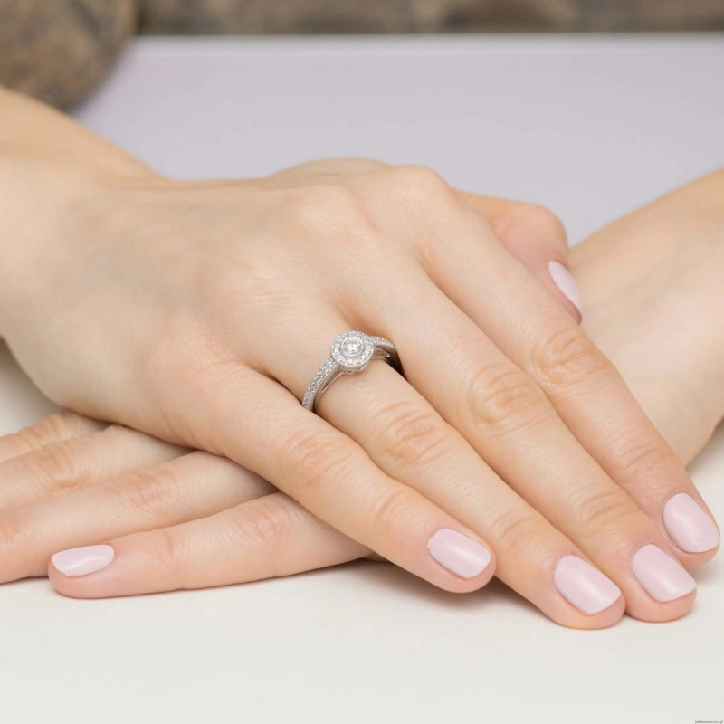 Pierścionek W0530 Diament 0,15ct białe złoto 375