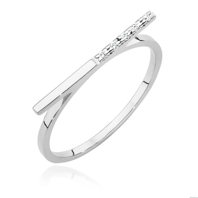 Pierścionek W0537 z diamentami białe złoto 375