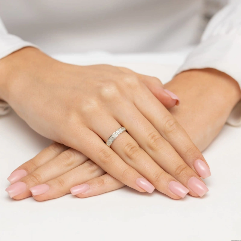 Pierścionek W0580 Diament 0,0086ct białe złoto 375