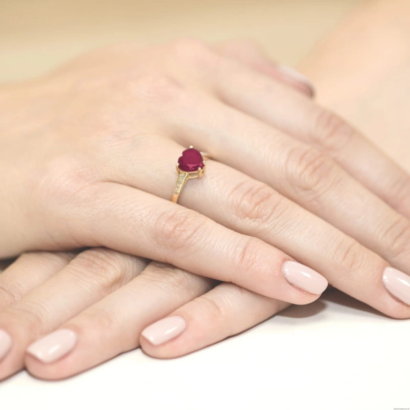 Pierścionek W0031 Rubin 1,70ct żółte złoto 375