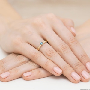 Pierścionek W0222 Topaz Swiss 0,15ct żółte złoto 375