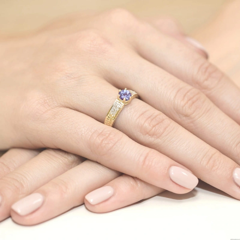Pierścionek W0075 Tanzanit 0,50ct żółte złoto 375