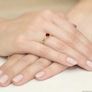 Pierścionek W0010 Granat 0,60ct żółte złoto 375