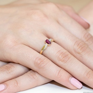 Pierścionek W0094 Granat 0,70ct żółte złoto 375