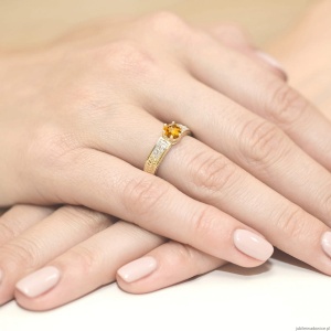 Pierścionek W0075 Cytryn 0,50ct żółte złoto 375