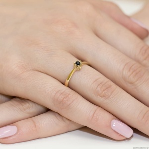 Pierścionek W0111 Czarny Diament 0,12ct żółte złoto 375