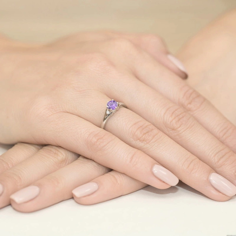 Pierścionek W0076 Ametyst 0,50ct białe złoto 375