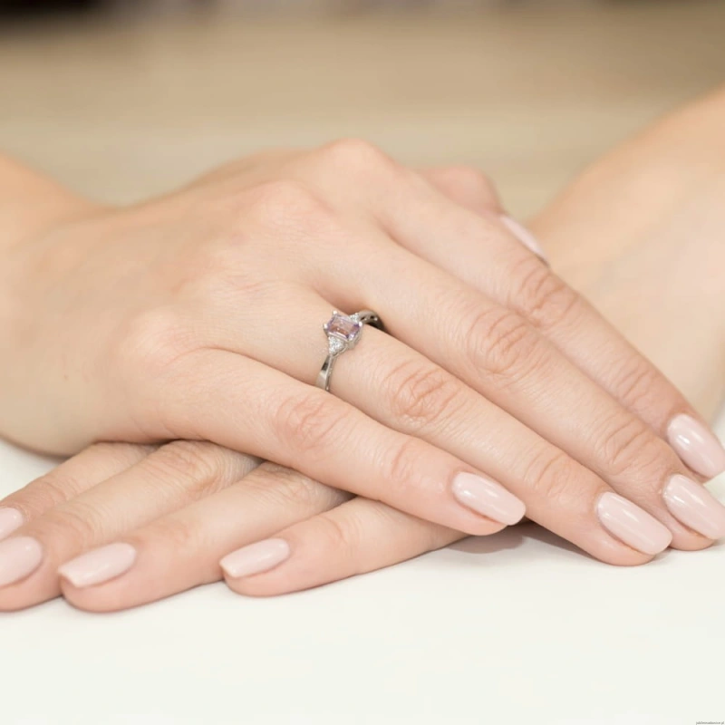 Pierścionek W0002 Ametyst 0,50ct białe złoto 375