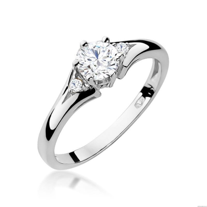 Pierścionek W0076 Biały Szafir 0,60ct białe złoto 375