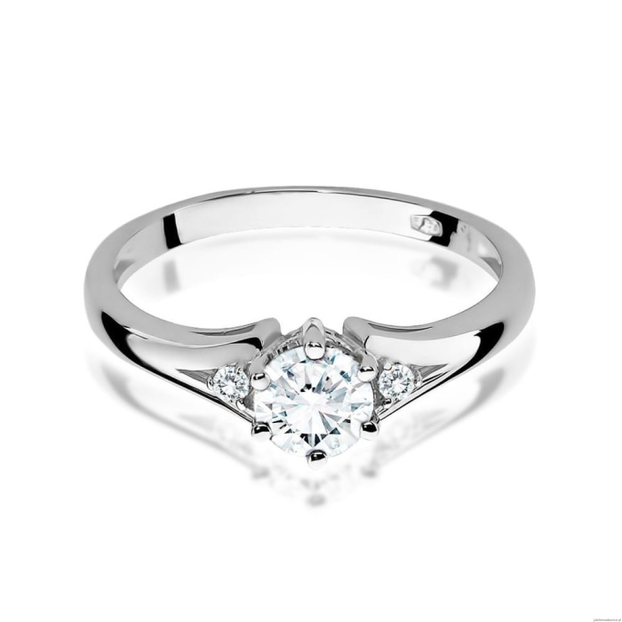 Pierścionek W0076 Biały Szafir 0,60ct białe złoto 375