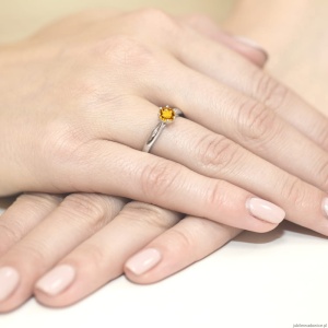 Pierścionek W0074 Cytryn 0,50ct białe złoto 375