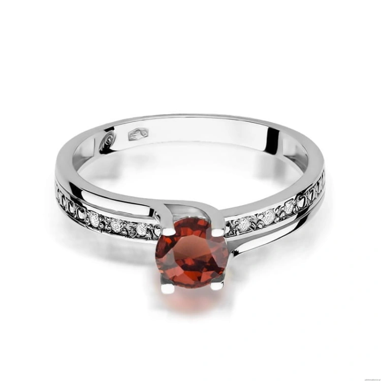 Pierścionek W0106 Granat 0,60ct białe złoto 375
