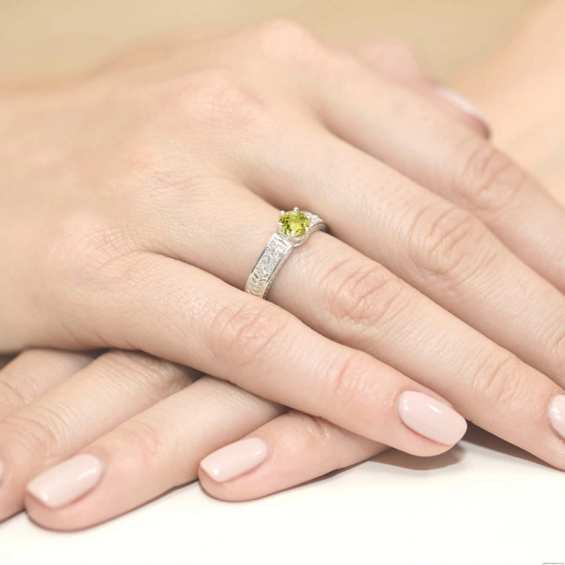 Pierścionek W0075 Oliwin 0,60ct białe złoto 375