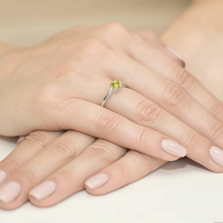 Pierścionek W0010 Oliwin 0,60ct białe złoto 375