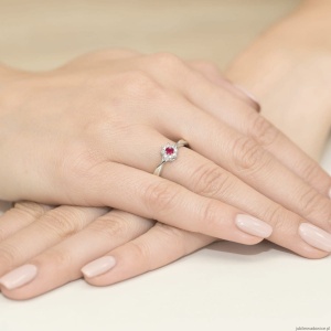 Pierścionek W0072 Rubin 0,15ct białe złoto 375