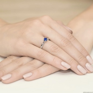 Pierścionek W0074 Szafir 0,50ct białe złoto 375