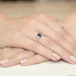 Pierścionek W0005 Szafir 0,70ct białe złoto 375