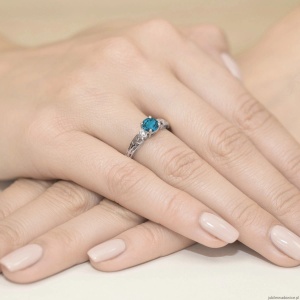 Pierścionek W0014 Topaz London Blue 0,50ct białe złoto 375
