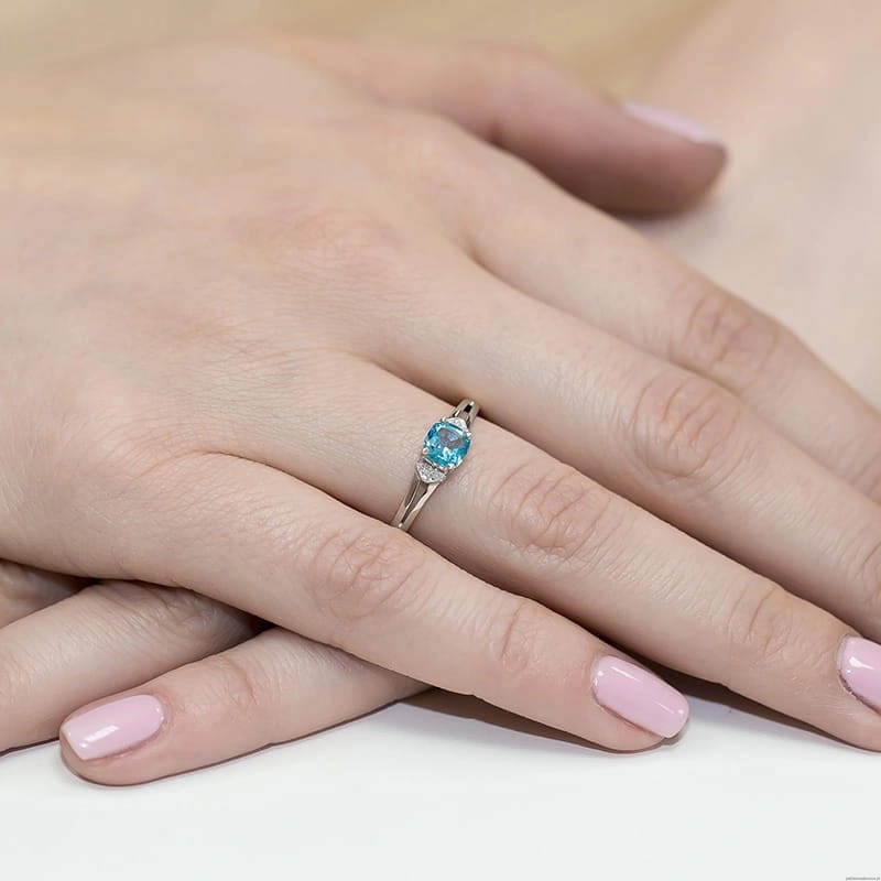 Pierścionek W0039 Topaz Swiss 0,70ct białe złoto 375