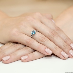 Pierścionek W0040 Topaz Swiss 1,10ct białe złoto 375