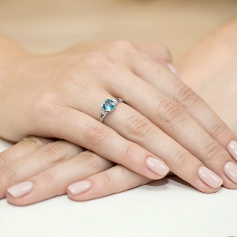 Pierścionek W0040 Topaz Swiss 1,10ct białe złoto 375