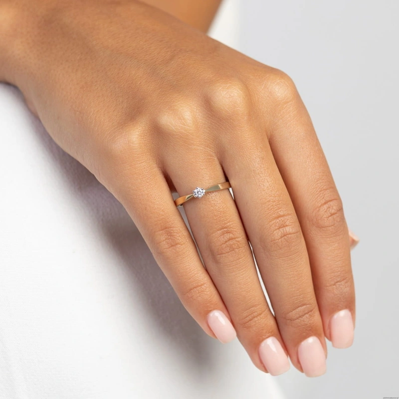 Pierścionek W0229 Diament Laboratoryjny 0,10ct żółte złoto 375