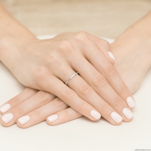 Pierścionek W0638 z diamentami białe złoto 375