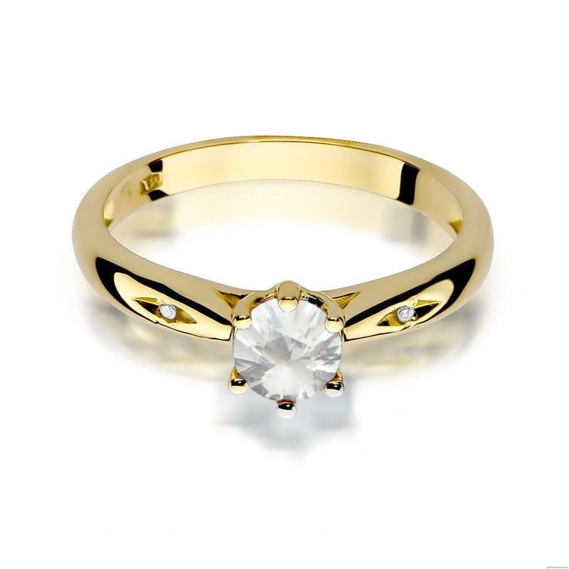 Pierścionek W0074 Biały Szafir 0,60ct żółte złoto 375