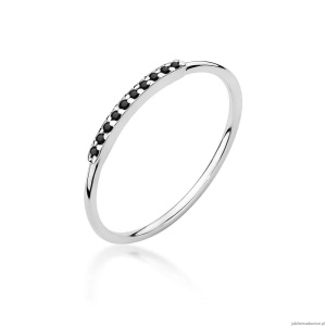 Pierścionek W0509 z czarnymi Diamentami białe złoto 375