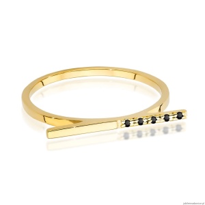 Pierścionek W0537 z czarnymi Diamentami żółte złoto 375