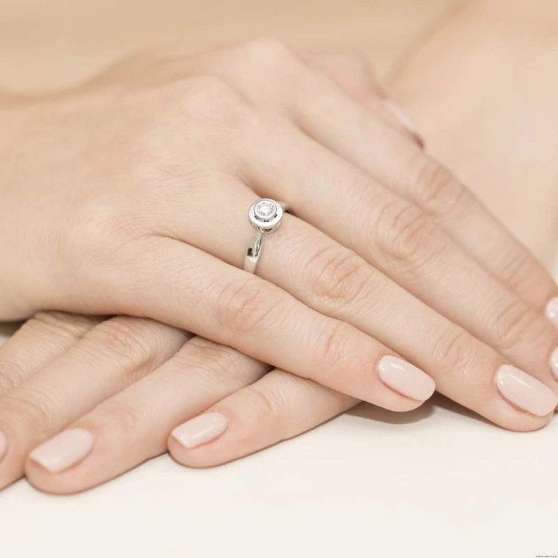 Pierścionek W0294 Diament 0,30ct białe złoto 375