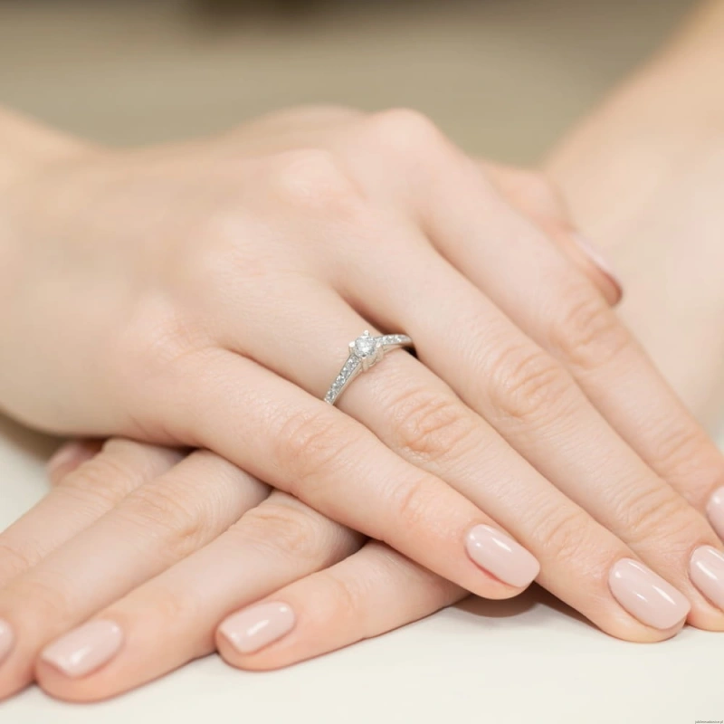 Pierścionek W364 Diament Laboratoryjny 0,30ct białe złoto 375