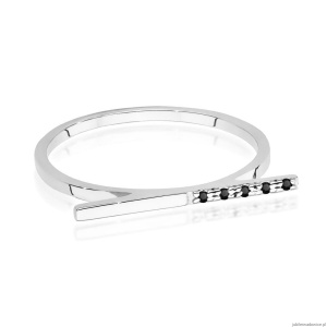 Pierścionek W0537 z czarnymi Diamentami białe złoto 375