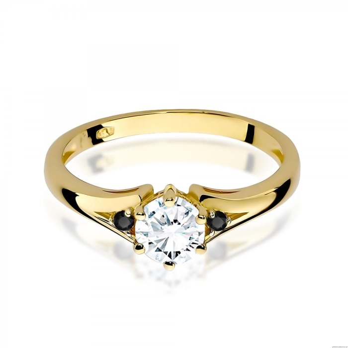 Pierścionek W0076 Biały Szafir 0,60ct żółte złoto 375 z czarnymi diamentami