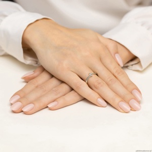 Pierścionek W0631 Diament 0,01ct białe złoto 375