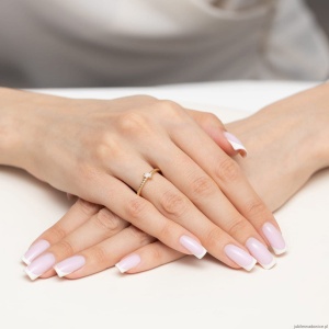 Pierścionek W0683 Diament 0,13ct żółte złoto 375