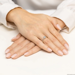 Pierścionek W0702 Topaz Swiss 0,15ct białe złoto 375
