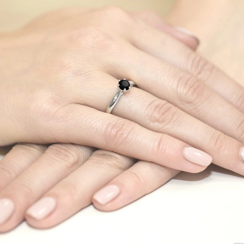 Pierścionek W0074 Czarny Diament 0,50ct białe złoto 375