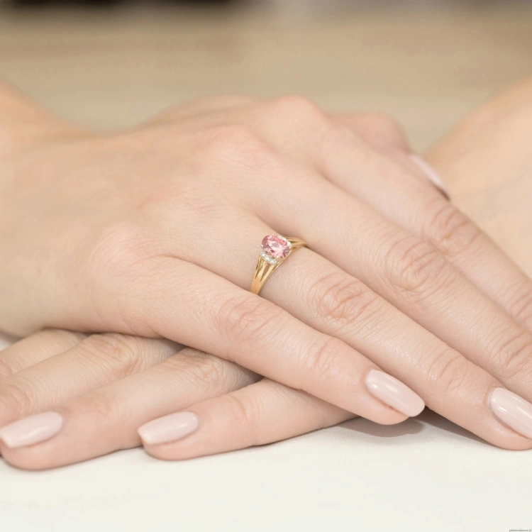 Pierścionek W0005 Diament Laboratoryjny różowy 0,50ct żółte złoto