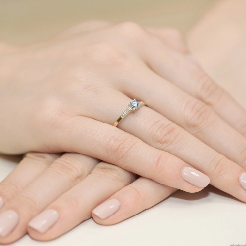 Pierścionek W0399 Diament Laboratoryjny niebieski 0.15ct  żółte złoto