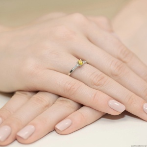 Pierścionek W0399 Diament Laboratoryjny żółty 0.15ct białe złoto 375