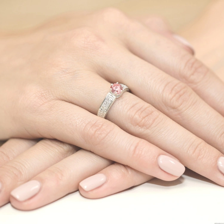 Pierścionek W0075 Diament Laboratoryjny różowy 0,50ct białe złoto 375